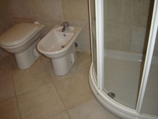 2° bagno con box doccia